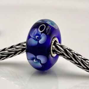 TROLLBEADS Vibrant Blue Flower Unique LAA 925S NEW! Floating Sheer 3 Petal